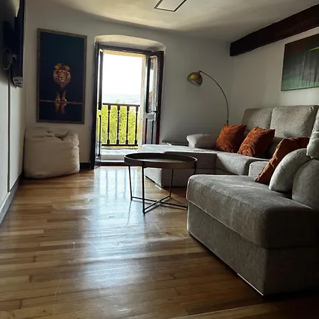 Arbide, Caserio Tradicional Vasco En Carranza