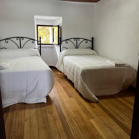 Arbide, Caserio Tradicional Vasco En Carranza